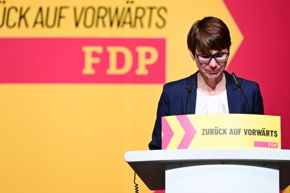 Totenehrung zum Jahresauftakt: Bei diesem Namen bricht FDP-Politikerin in Tränen aus