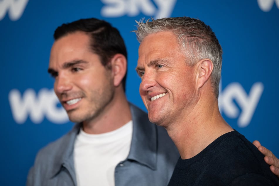 Die letzten Worte der Doku sprach natürlich das Paar selbst, als Étienne betonte: "Wir sind glücklich." Und Ralf Schumacher legte nach: "Manchmal kann's so einfach sein."