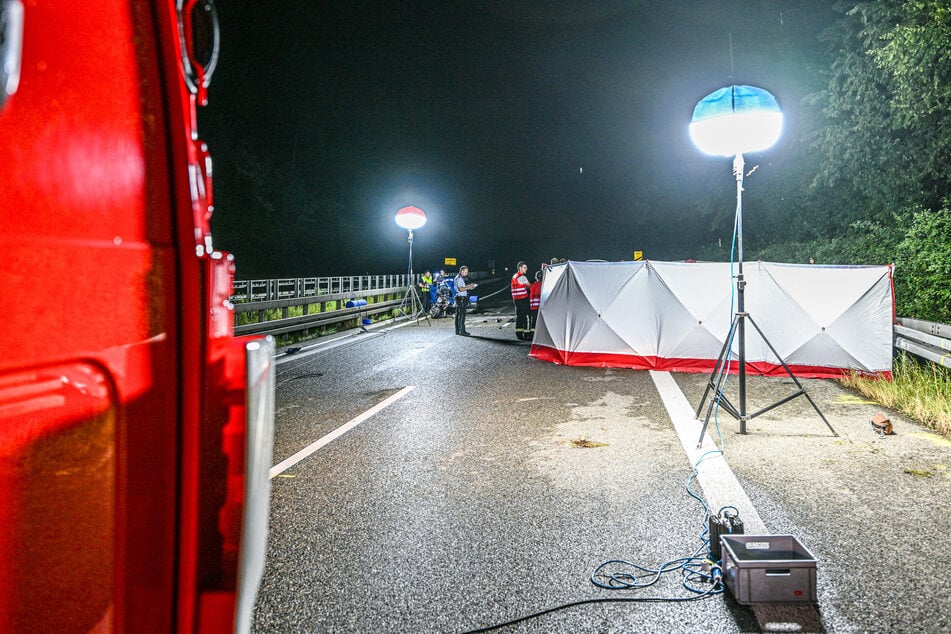 Die beiden Trike-Fahrer erlagen noch am Unfallort ihren Verletzungen.