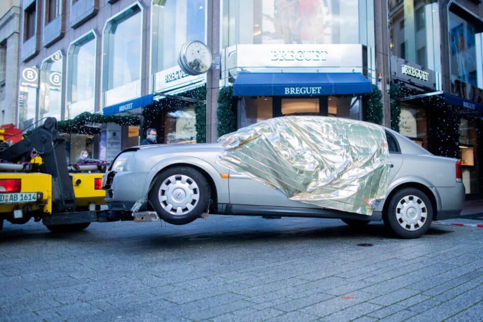 Mit diesem Fahrzeug raste das Trio im Dezember 2020 in das Geschäft für Luxusuhren.