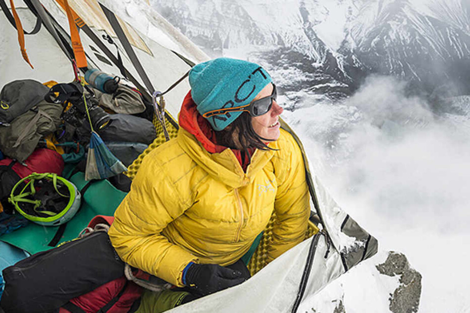 Ines Papert auf ihrer "Riders on the Storm"-Tour. Eine Nacht an einer Felswand - würdet Ihr Euch das auch trauen?