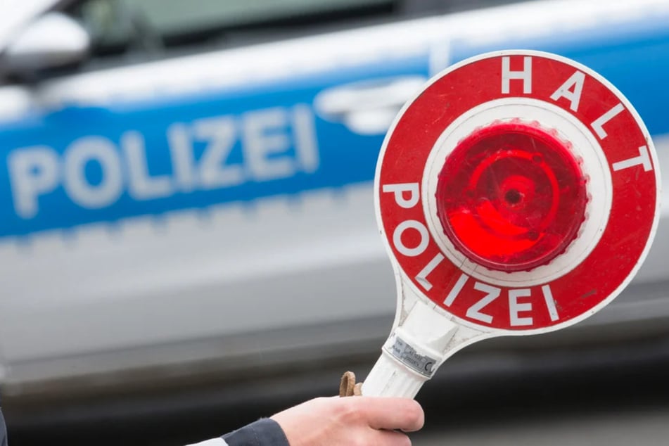 Diebe klauen luxuriösen Audi und liefern sich Verfolgungsjagd mit Polizei auf A4