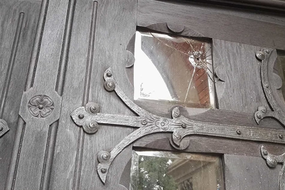 In der Nacht zum Donnerstag wurde die Martin-Luther-Kirche in der Dresdner Neustadt Ziel einer Molotow-Attacke.