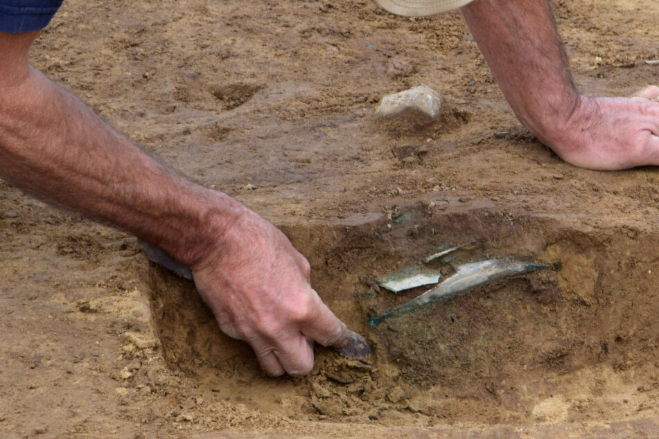 Archäologen machen seltenen Fund auf Acker: "Das erste Mal seit Jahrzehnten"