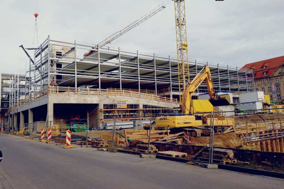 Noch Großbaustelle, im Frühjahr fertig: Das neue Fernbus-Terminal am Leipziger Hauptbahnhof.