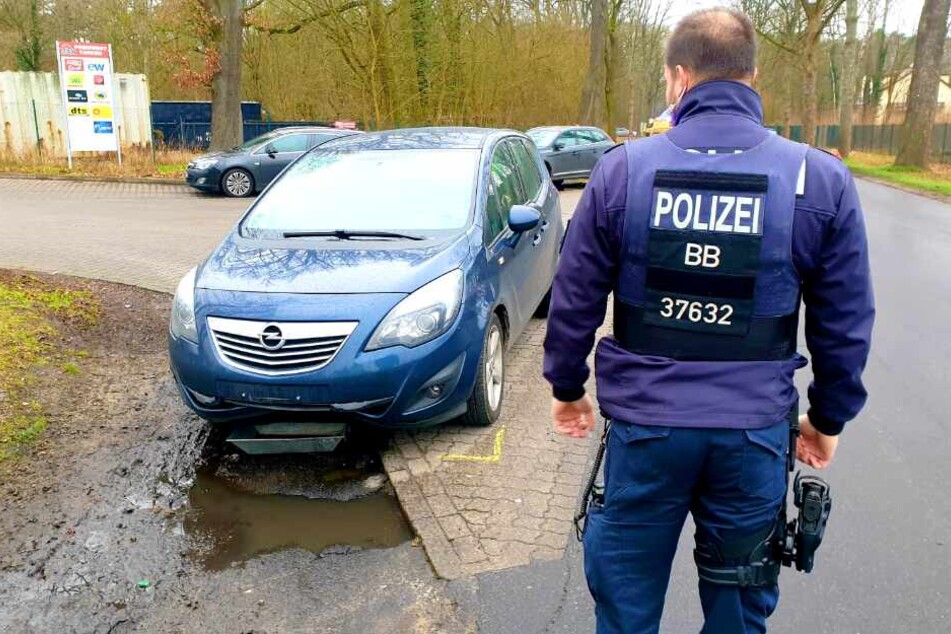 Tödlicher Unfall in Falkensee! Auto erfasst Fußgängerin (†30)