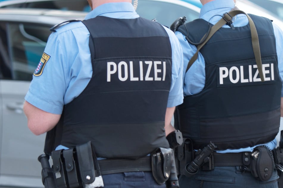 Frankfurt: Staatsschutz ermittelt! Mann ruft volksverhetzende Parolen in Frankfurt