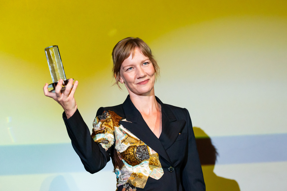 Den Douglas-Sirk-Preis des Hamburger Filmfestes konnte Sandra Hüller (45) bereits abstauben, im Januar folgt dann eventuell der Golden Globe ...