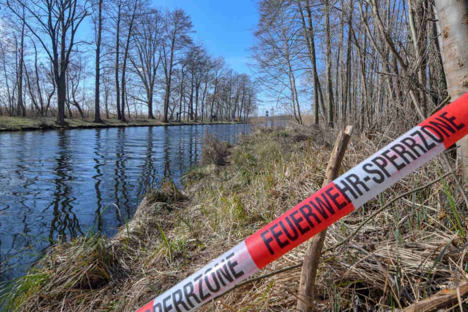 Der BMW SUV war aus ungeklärter Ursache von einer Brücke ins Wasser gestürzt. (Symbolbild)