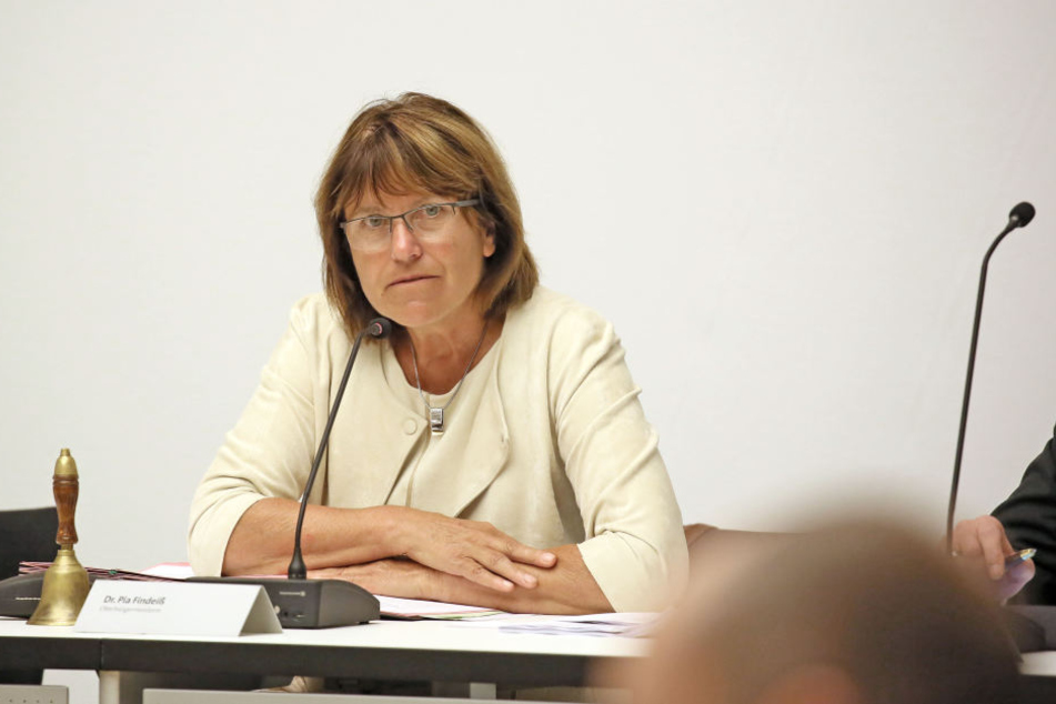 Zwickaus OB Pia Findeiß (61, SPD) fordert die seit 2003 ausstehende Elektrifizierung der kompletten Sachsen-Franken-Magistrale.