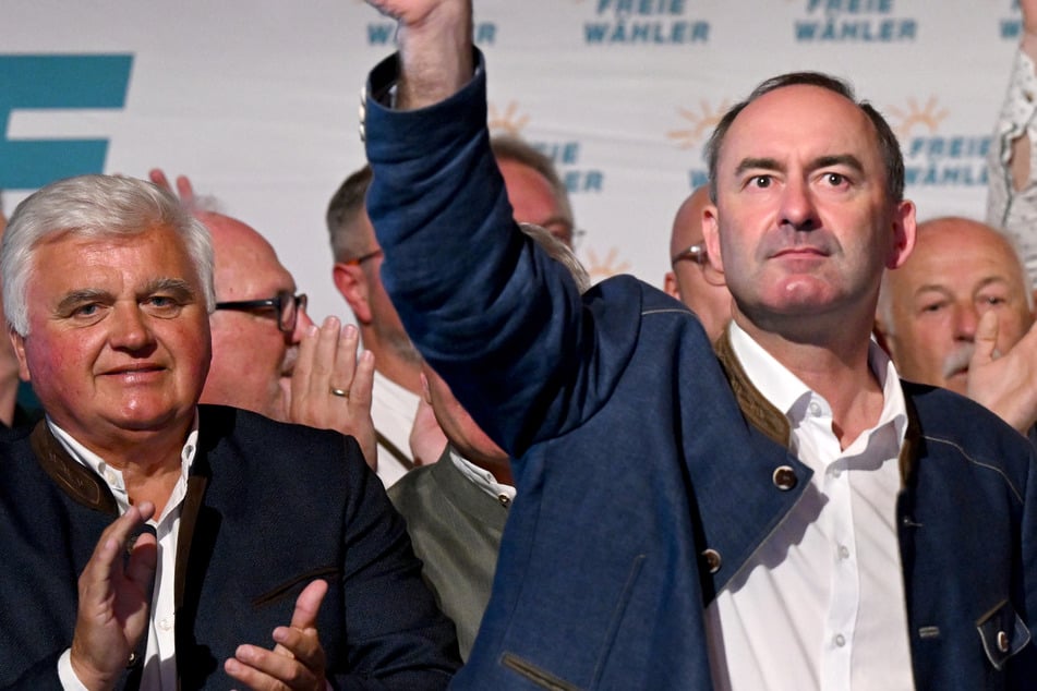 Hubert Aiwanger (52, rechts), Bundesvorsitzender der Freien Wähler, stellvertretender Ministerpräsident von Bayern und bayerischer Staatsminister für Wirtschaft, Landentwicklung und Energie.