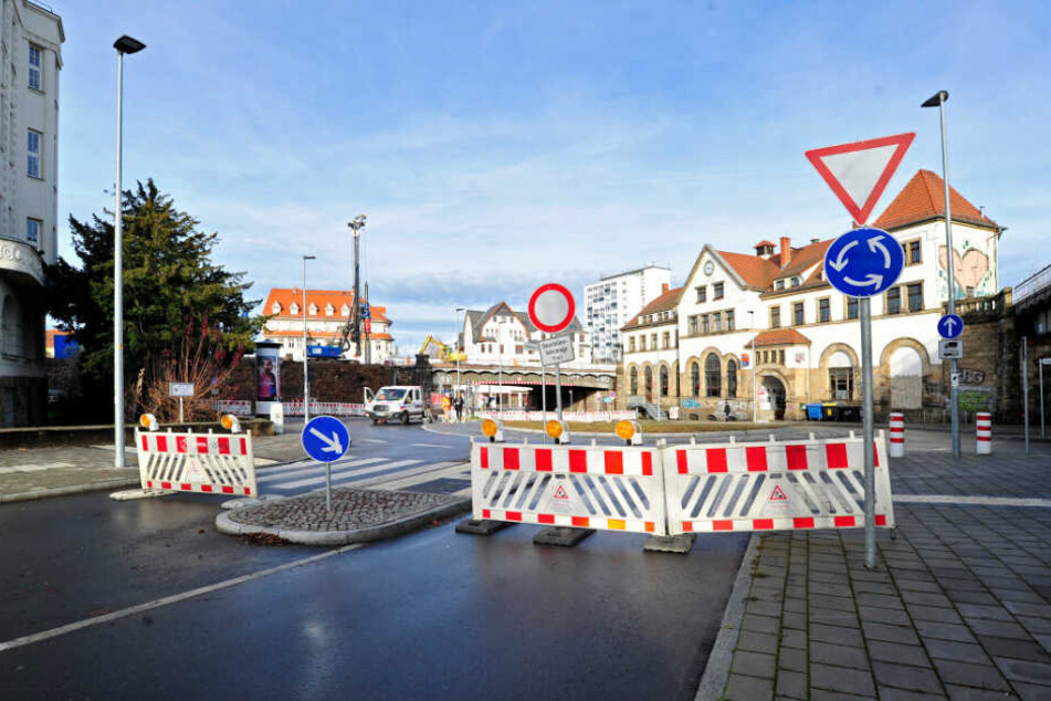 Der Kreisverkehr am Südbahnhof wird zum zweiten Mal saniert. Jetzt wächst der Ärger in der Politik.