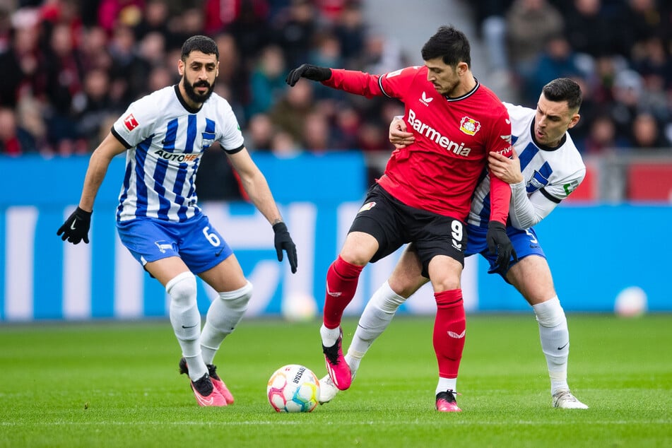 Tolga Cigerci (33, l.) spielte in Deutschland nie unterhalb der Bundesliga. (Archivbild)