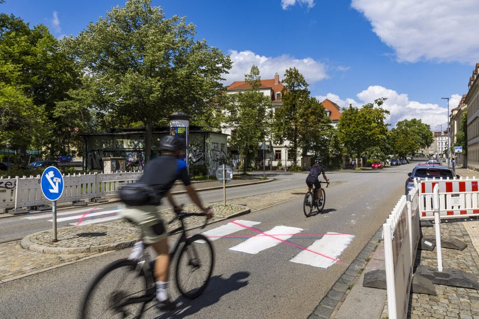 Im Juli illegal angebracht, daraufhin städtisch entfernt, kommt der Zebrastreifen in der Glacisstraße nun doch!