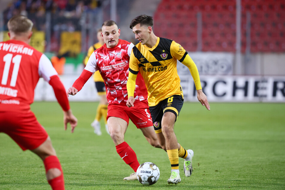 Dynamo Dresden und Jonathan Meier (24, r.) stehen nach dem Sieg über den FSV Zwickau vom Mittwochabend im Sachsenpokal-Finale.