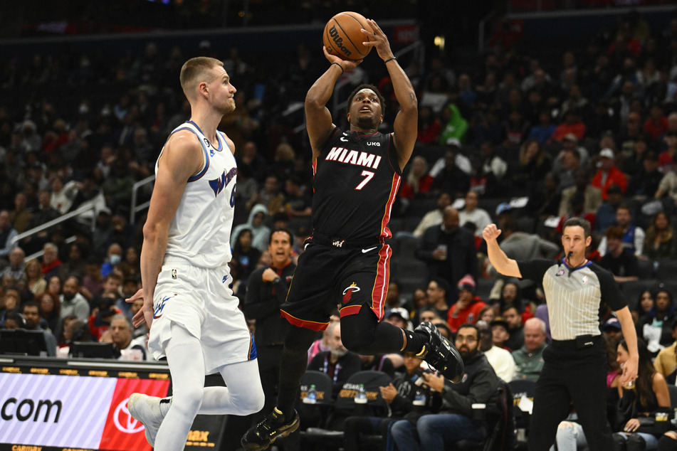 Miami's Kyle Lowry rises to shoot in the Heat's loss against the Washington Wizards.