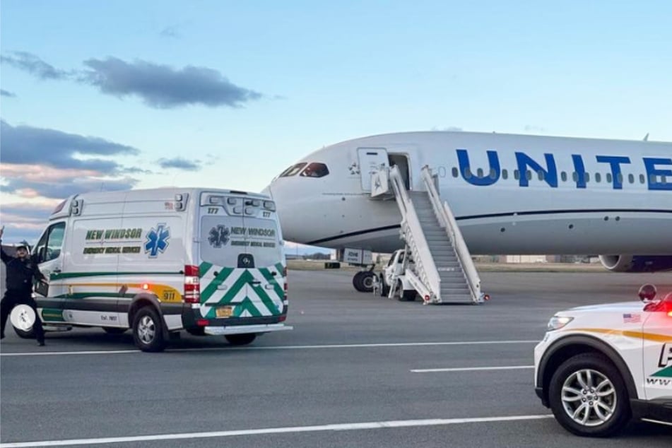 Flugzeug mit mehr als 300 Menschen von "extremen Turbulenzen" erschüttert – Notlandung!
