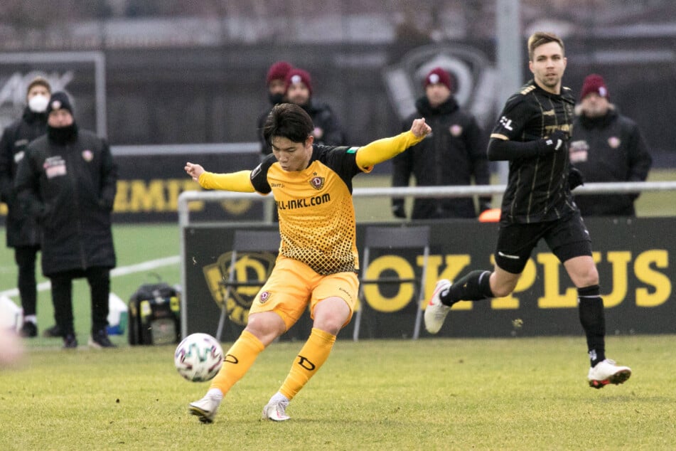 Im Nachwuchs spielte Joon-mo Kang (22) bei Dynamo und durfte bei den Herren in Testspielen ran - wie hier im Januar 2021 gegen Jablonec.