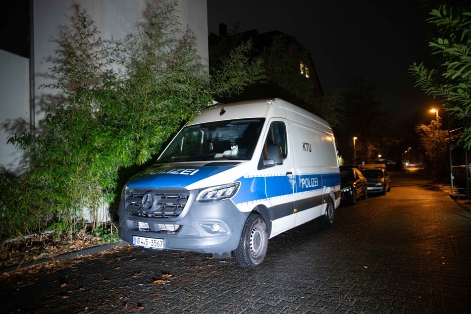 Die Polizei geht von einem Tötungsdelikt aus. (Symbolbild)