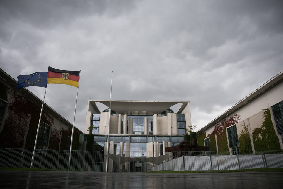 Die Unzufriedenheit mit Kanzler und Regierung ist nach einer Erhebung des Insa-Instituts extrem hoch.