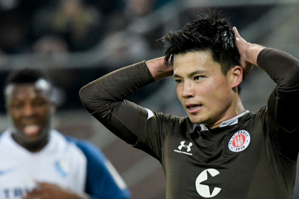 Ryo Miyaichi ärgert sich nach dem Unentschieden.