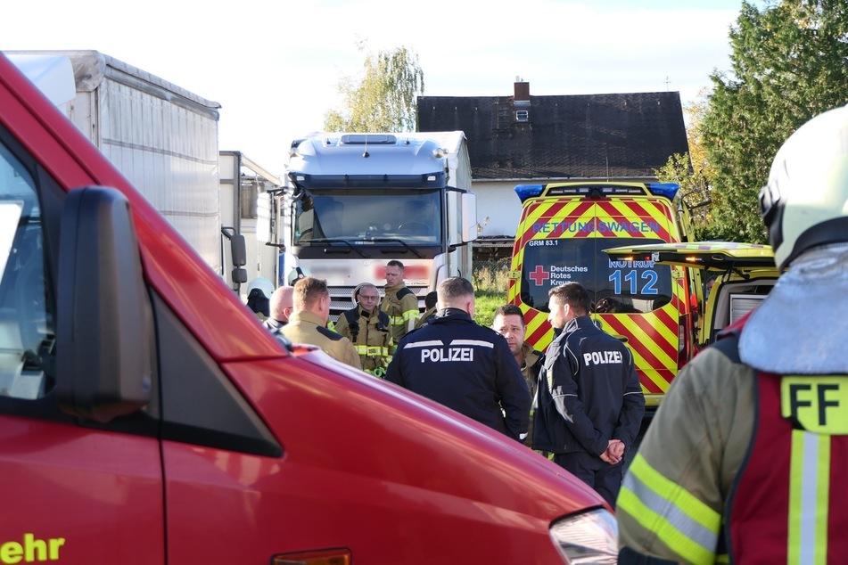 Polizei, Feuerwehr und Rettungsdienst waren in Grimma zu einem Unfall gerufen worden.