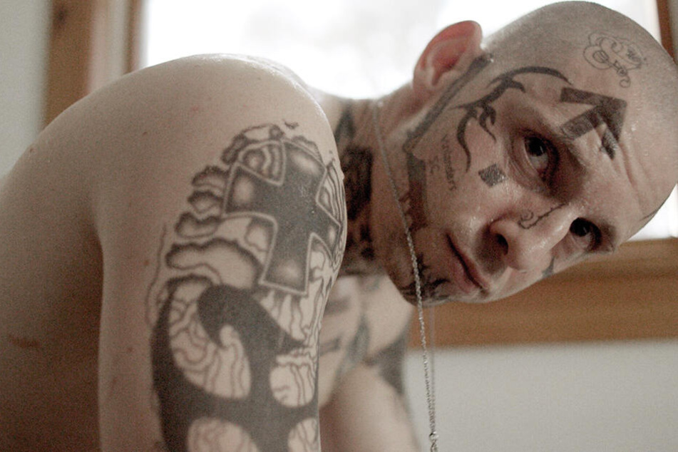 Bryon Widner (Jamie Bell) will aus der Neonazi-Szene aussteigen, was seine Familie aber nicht akzeptieren will.