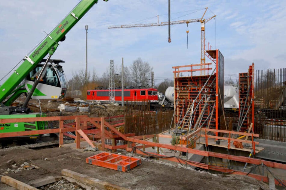 Brückenbaustelle am Karower Kreuz.