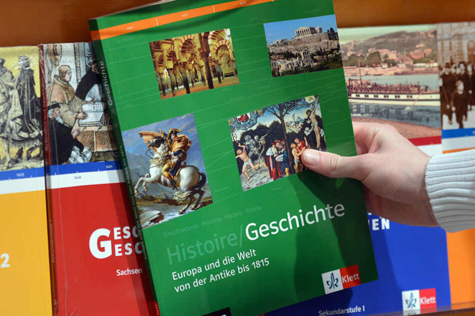 In Dresden wurden Schulbücher im Wert von 3,2 Millionen Euro zu spät
bestellt.