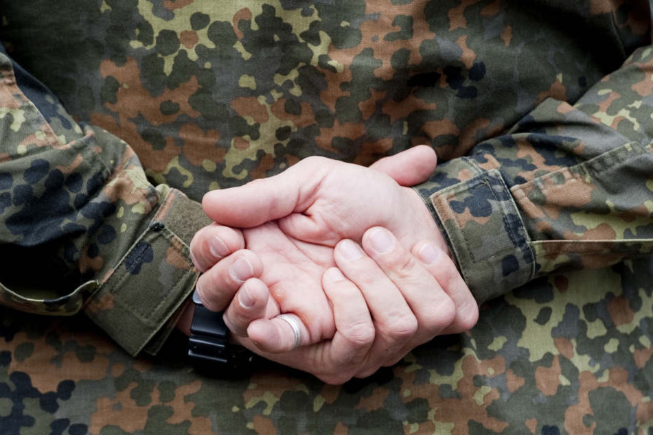 Der Soldat soll den Jungen ebenfalls missbraucht haben. (Symbolbild)