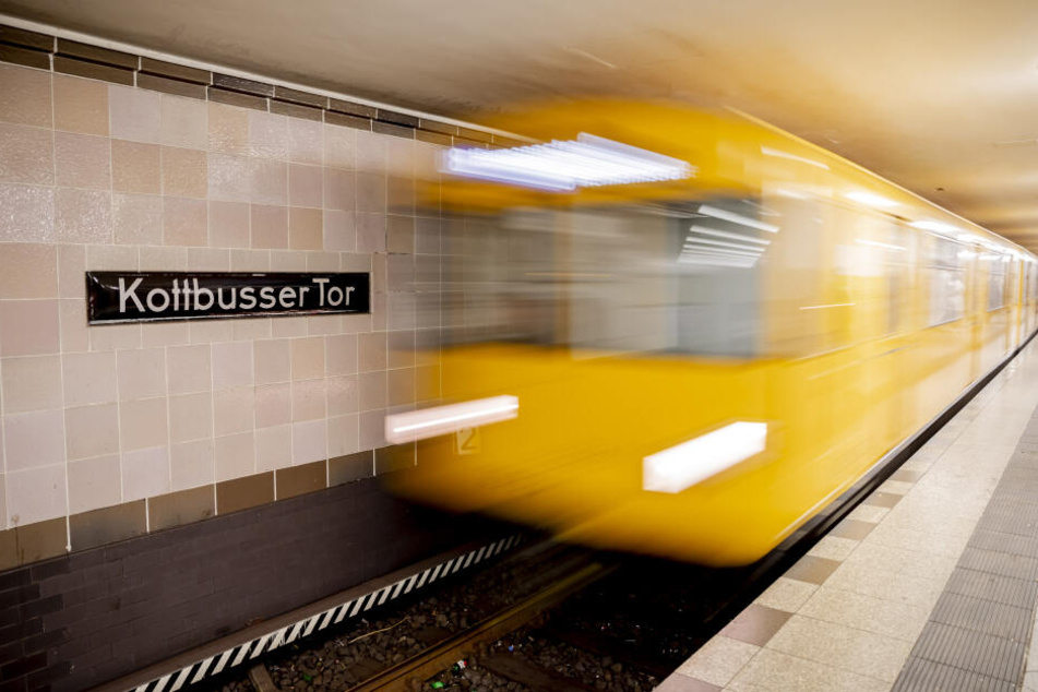 Unterirdische Idee! Werden Pakete bald mit der U-Bahn zugestellt?