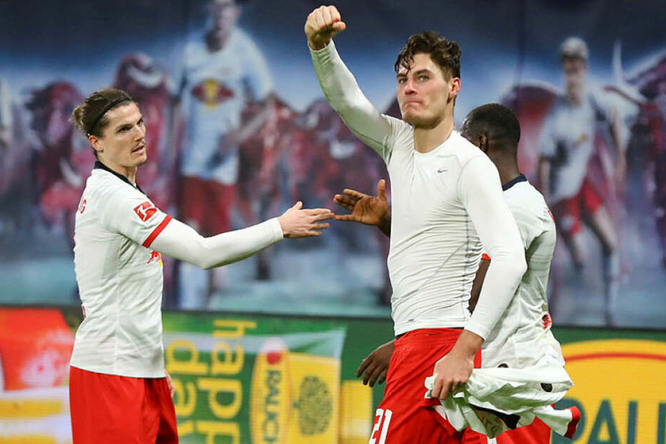 Patrick Schick (r.) drehte das Spiel, ehe Yussuf Poulsen mit dem 3:1 alles klarmachte.