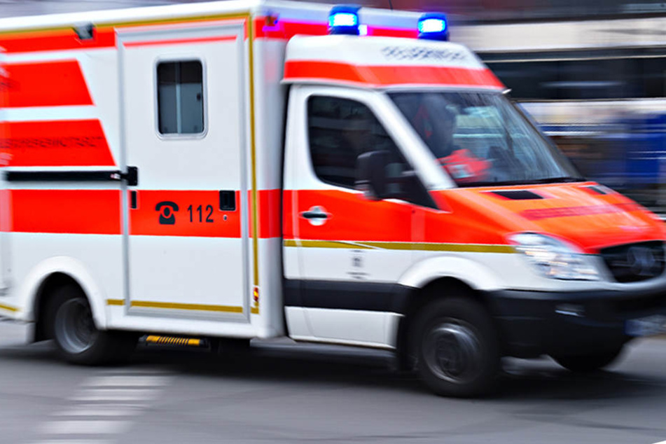 Die 21-Motorradfahrerin erlag im Krankenhaus ihren schweren Verletzungen. (Symbolbild)