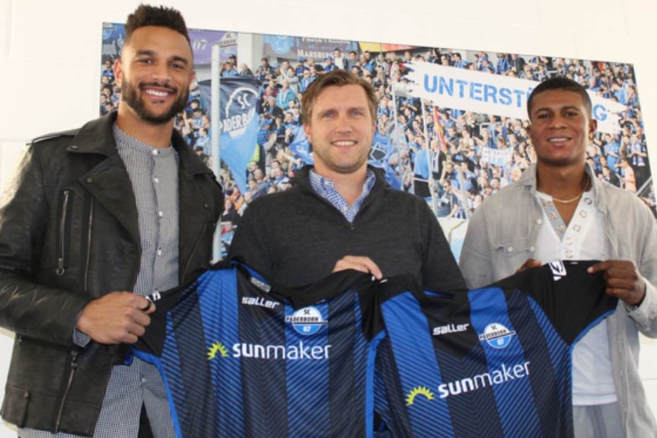 Khiry Shelton (l.) und Mohammed Kamara (r.) mit Geschäftsführer Sport Markus Krösche.