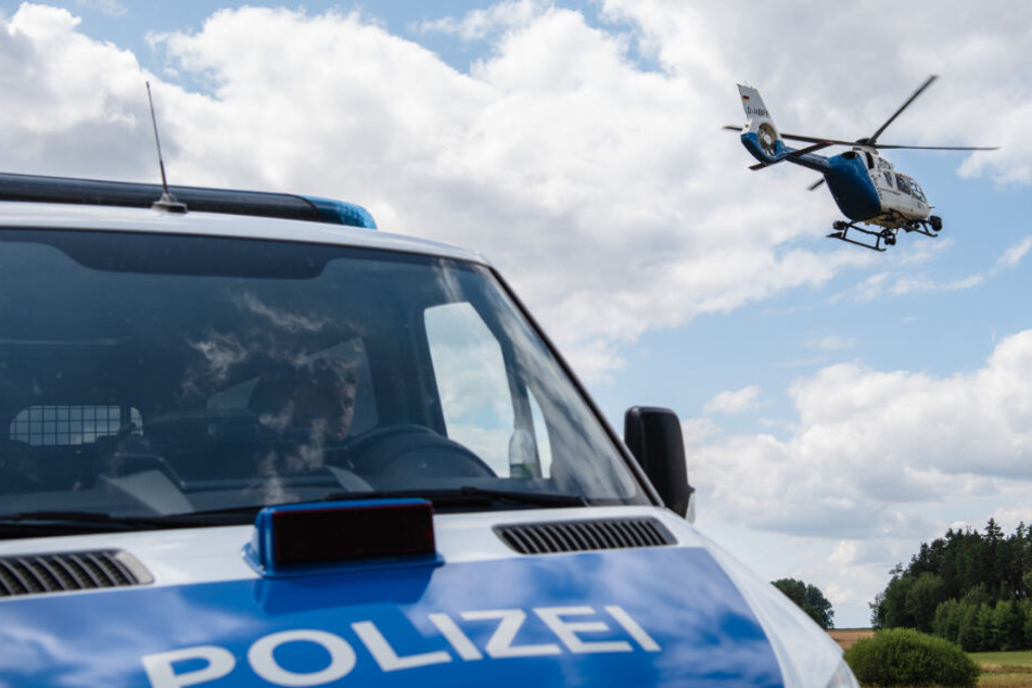 Polizei sucht betrunkenen Unfallverursacher mit Hubschrauber. (Symbolbild)