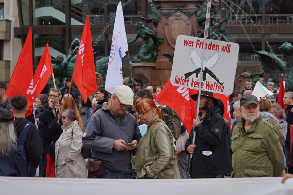 "Eine Wette auf Krieg": Hunderte demonstrieren in Leipzig gegen geplante Raketenfabrik