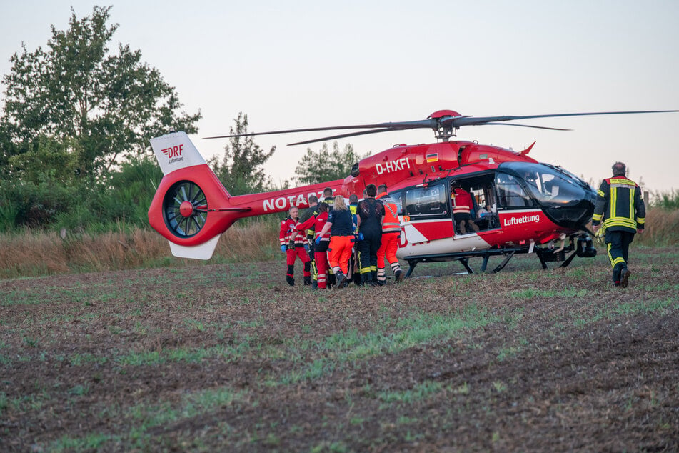 Frau beim Beobachten von Sternschnuppen vom eigenen Auto überrollt