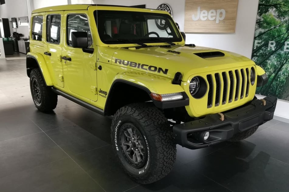 Diesen auffälligen Jeep Wrangler stahlen Diebe in der Nacht zu Sonnabend in Blasewitz.