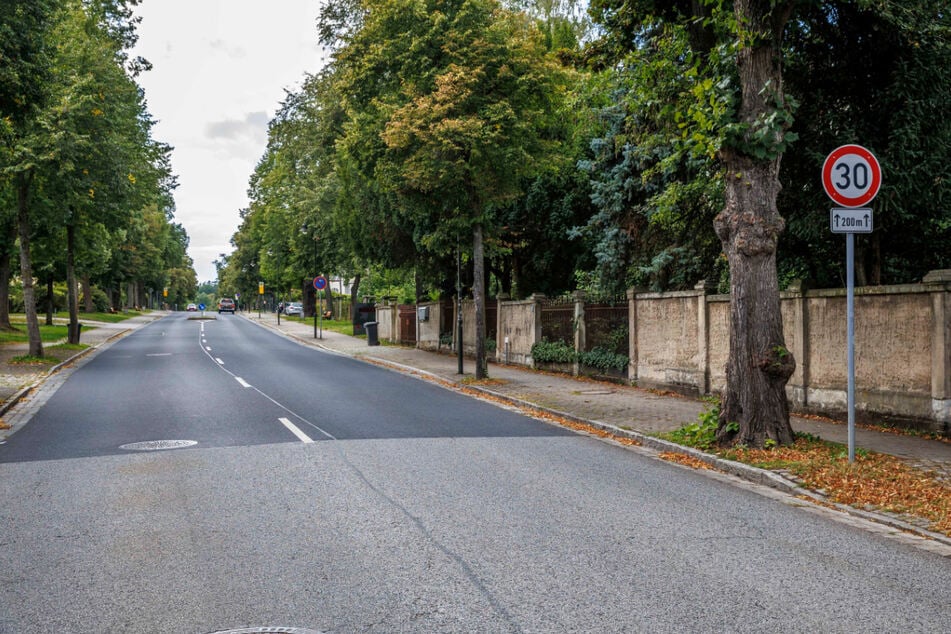 Das Gerät steht in einer 30er-Zone auf der Dresdner Straße.