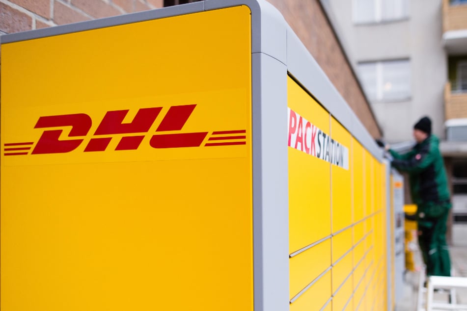 Der Junge kletterte in die Box einer Paketstation und konnte sich nicht mehr selbstständig befreien. (Symbolbild)