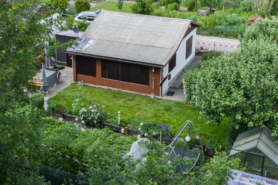 In dieser Gartenlaube soll es zu einigen der Übergriffe gekommen sein. Mittlerweile wurde sie abgerissen.