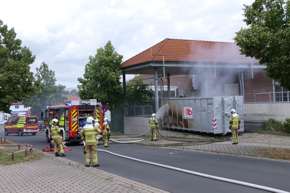 Vor dem PEP-Einkaufszentrum brannte ein Container.