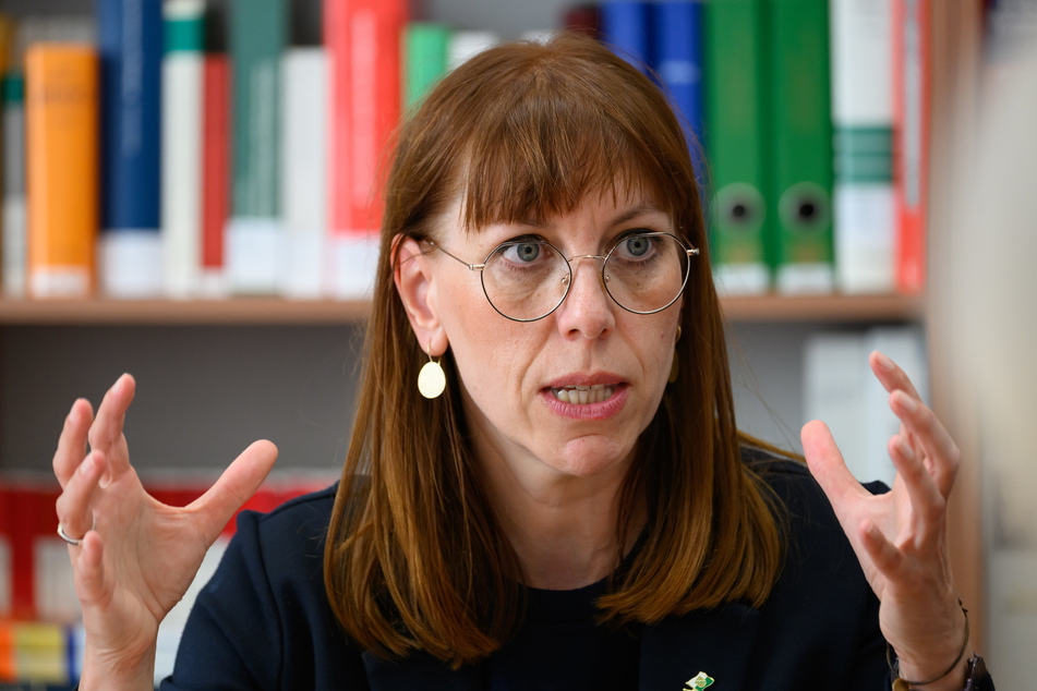 Katja Meier (44, Grüne) ist seit Dezember 2019 Sächsische Staatsministerin der Justiz und für Demokratie, Europa und Gleichstellung.