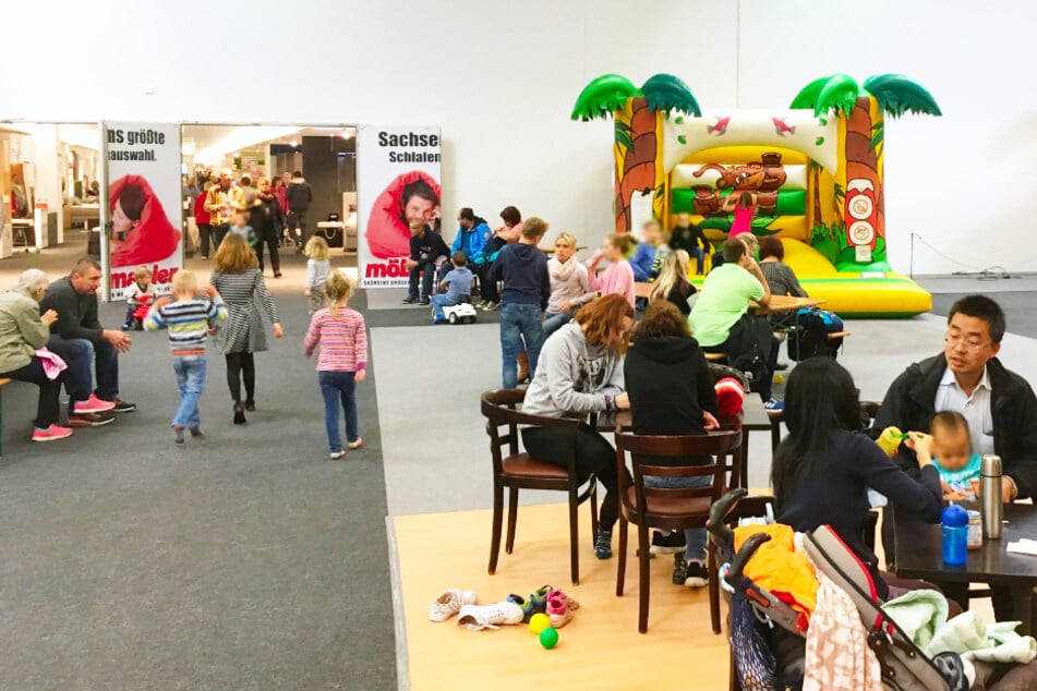Nutzt jetzt die Chance und lasst Eure Kids bei der Hüpfburgen-Party rutschen, toben und Spaß haben.