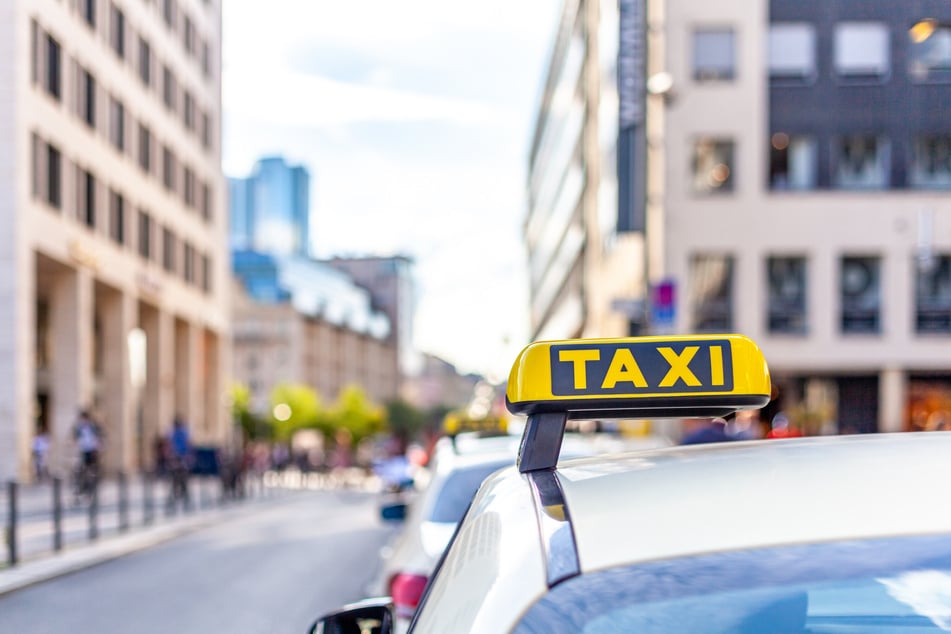 Preisdumping und Konkurrenz: Droht Kölner Taxis das Aus?