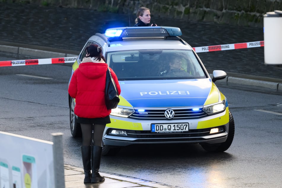 Bislang war nur ein kleiner Bereich um den Fundort gesperrt. Nun muss deutlich mehr evakuiert werden.