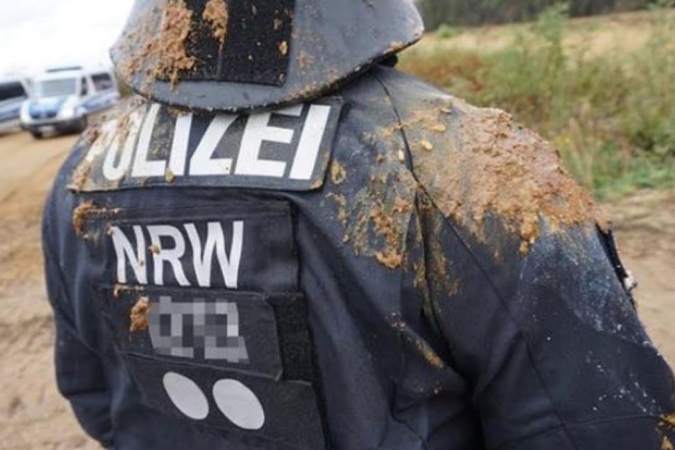 Ekelhaft: Polizisten im Hambacher Forst mit Fäkalien beworfen