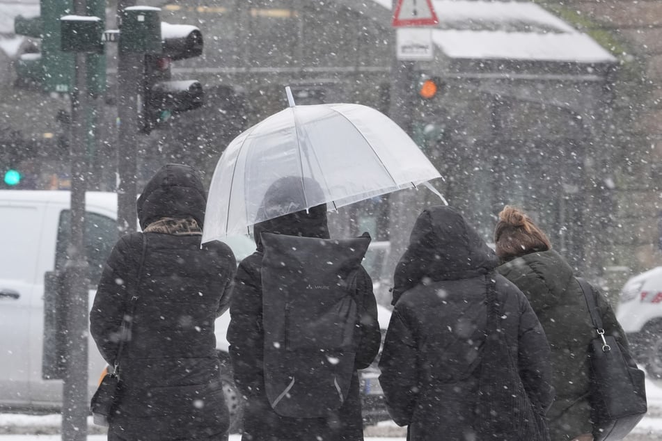 Für Narren und Jecken heißt es am Wochenende: Regenschirm und Winterjacke nicht vergessen.