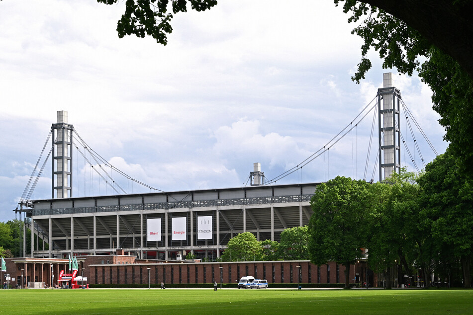 Sonst nur bei Spielen des 1. FC Köln pickepackevoll: Das Rheinenergie-Stadion in Köln-Müngersdorf.