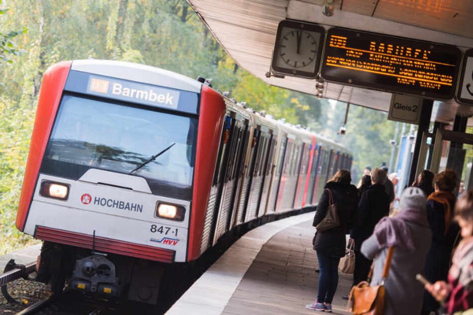 Die Züge der Linie U3 fahren einen Monat nicht zwischen Berliner Tor und Rathaus.